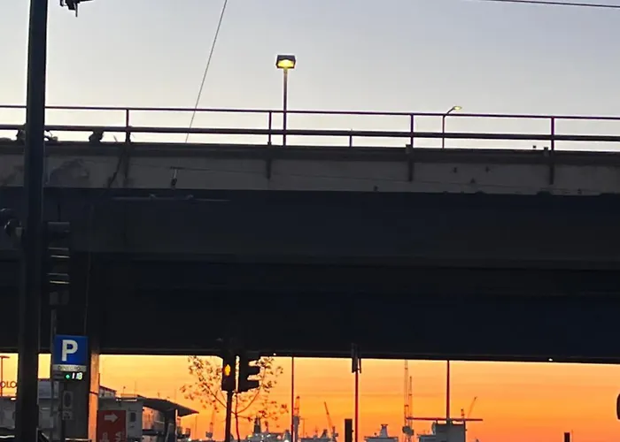 A Due Passi Dalla Lanterna